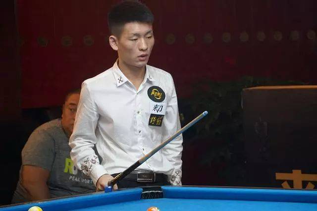 台上仍高声 台上仍高声