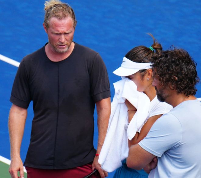 她在国内外 她在国内外